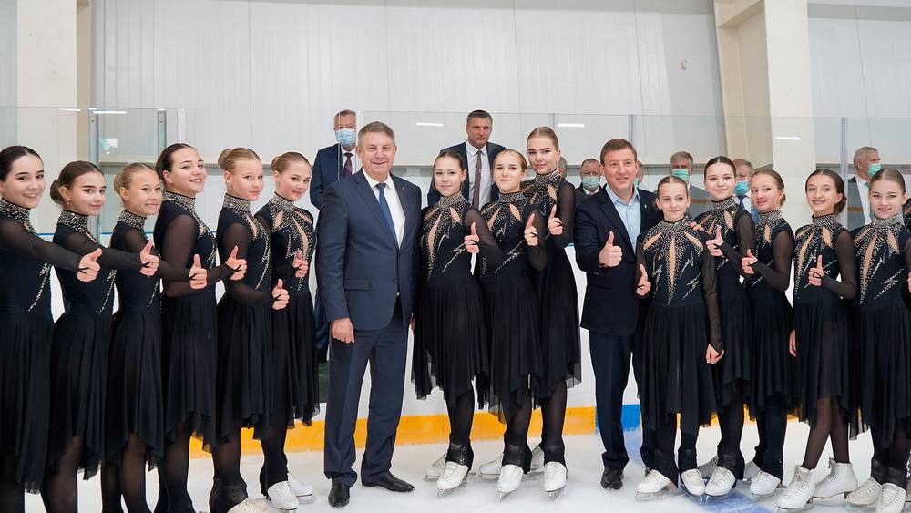 Ледовый дворец в Почепе расширит возможности для поиска и развития спортивных талантов