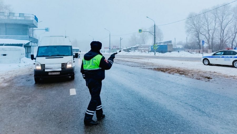 В Брянской области ГИБДД проверит водителей автобусов 25 и 26 февраля
