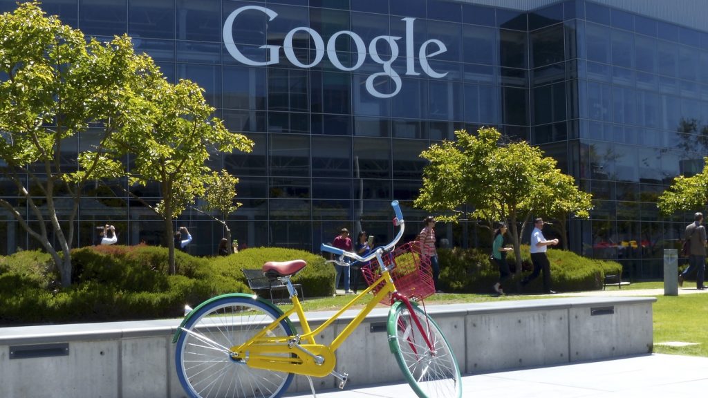 Компания Google в России решила заявить о банкротстве