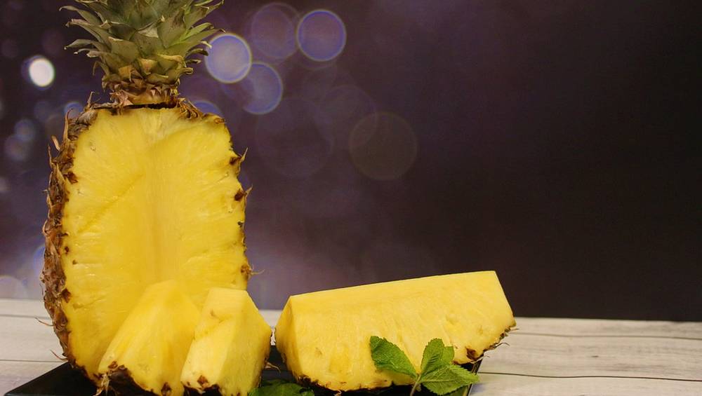 Ешь ананасы, рябчиков жуй: в Брянске тропическое растение стало хитом продаж