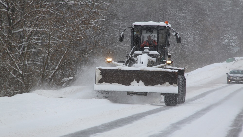 В Брянской области на битву со снегом вывели 176 машин