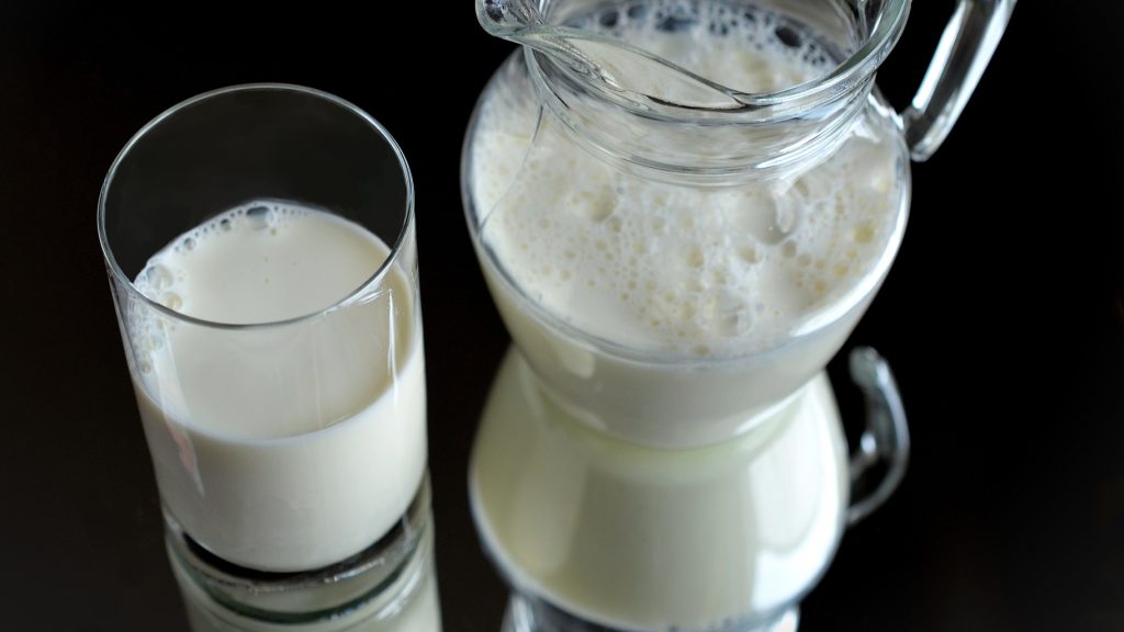 В Брянской области вслед за подсолнечным маслом подорожает молоко