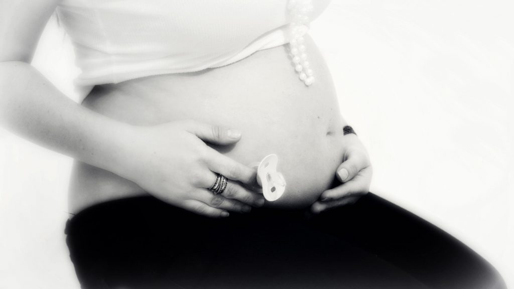 Белгородский врач рассказал о губительных для беременных женщин штаммах коронавируса