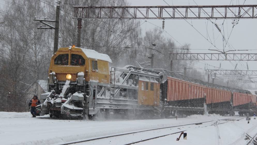 Железнодорожники Брянского региона МЖД перешли на усиленный режим работы в связи со снегопадом