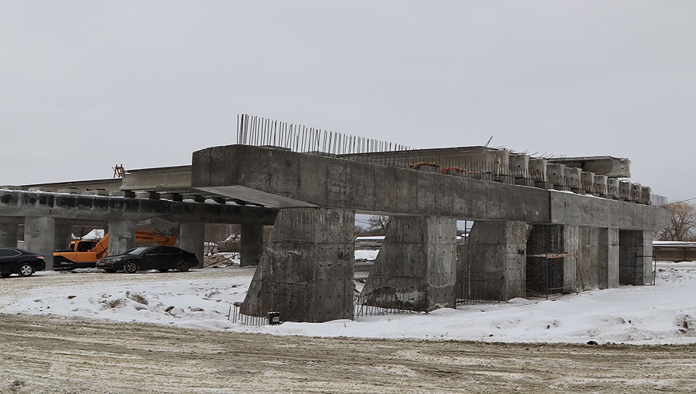 В Брянске строители моста на набережной начнут забивать сваи под опоры в воде