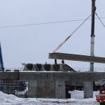 На набережной Брянска на строящемся мосту в январе уложили три балки