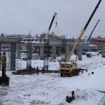 На набережной Брянска на строящемся мосту в январе уложили три балки