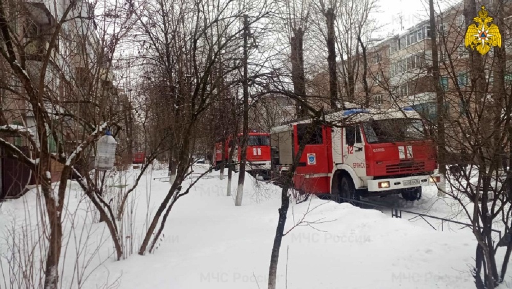 В Бежицком районе Брянска при пожаре в пятиэтажке пострадал человек