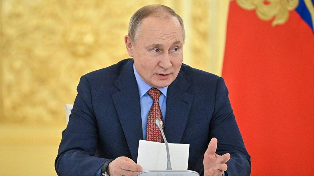 Путин наградил прядильщика Брянского камвольного комбината Орденом Дружбы
