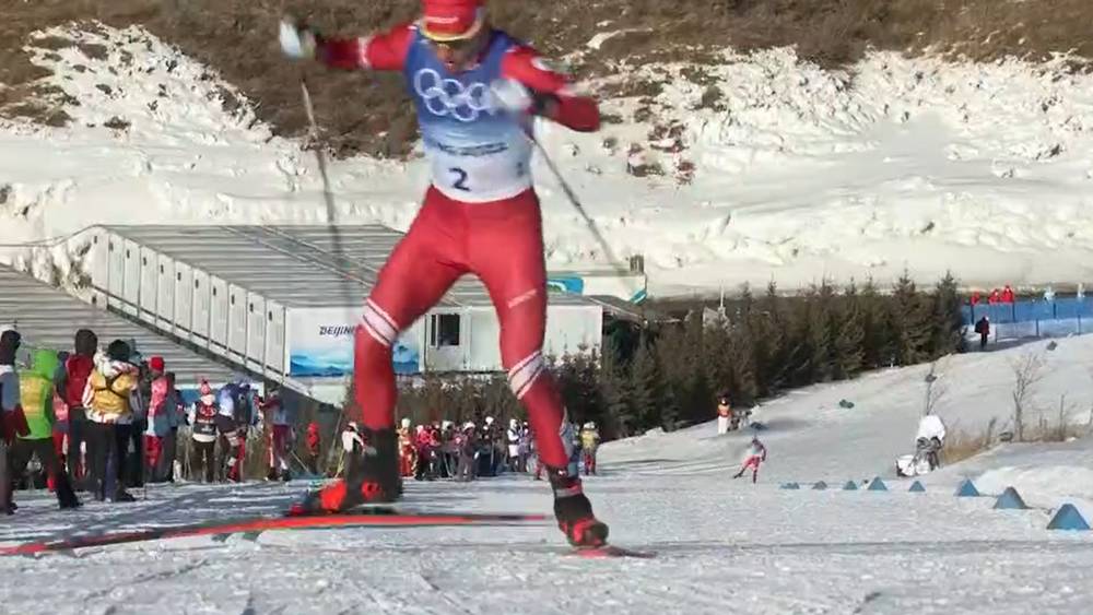 Брянский лыжник Большунов с огромным отрывом лидирует в гонке на Олимипиаде