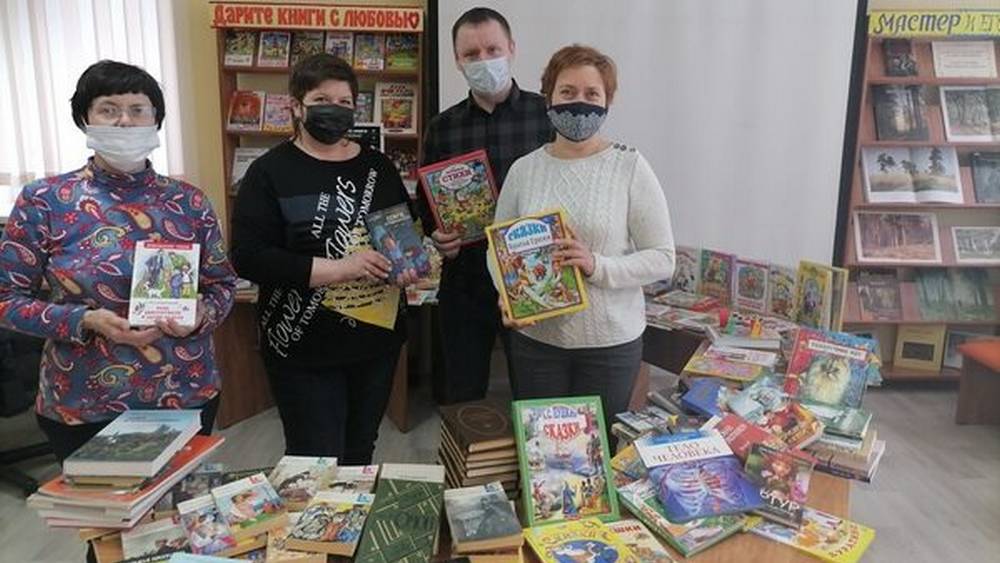 Брянские журналисты присоединились ко всероссийскому марафону книгодарения