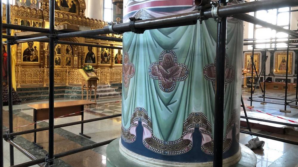 В Брянском Кафедральном соборе начали роспись колонн
