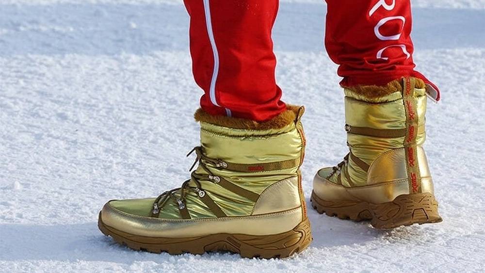 Брянскому лыжнику Большунову на Олимпиаде вручили золотые ботинки