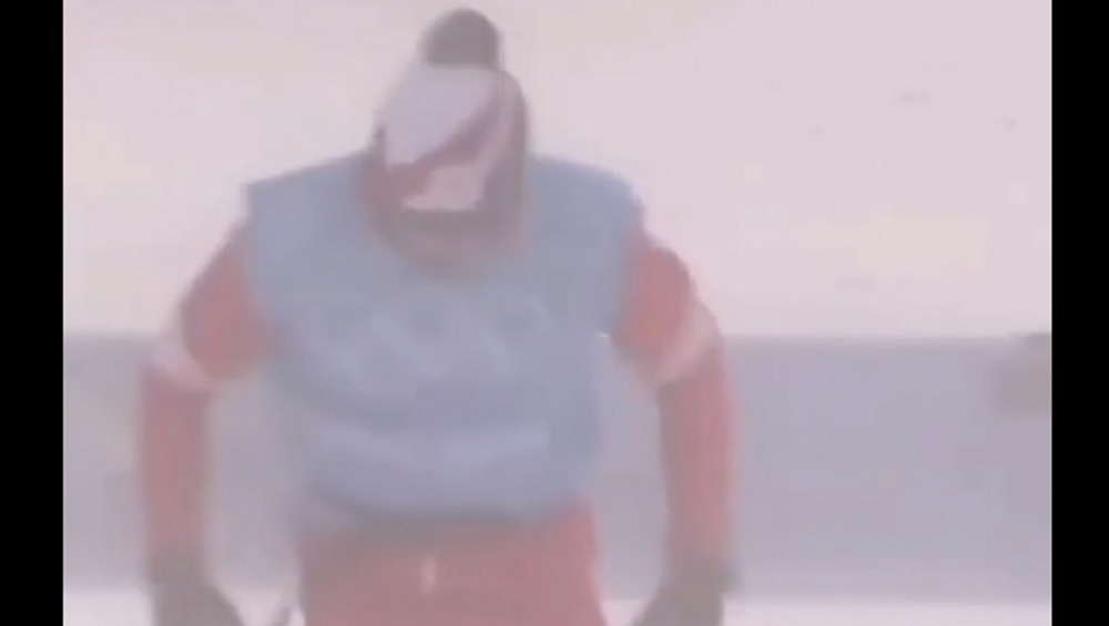 Брянский лыжник Александр Большунов в метель вышел на тренировку в Пекине