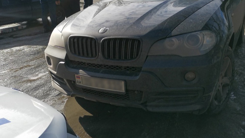 В Брянске водитель-нарушитель может лишиться своего BMW X5 с номерами Армении