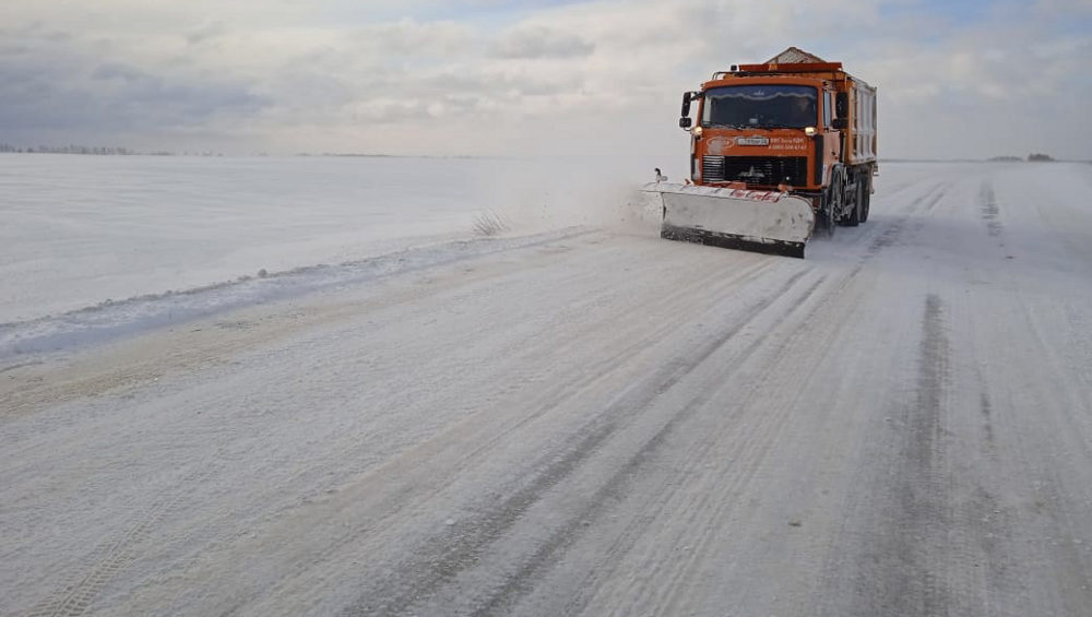 В Брянской области за сутки от снега очистили 3138 километров дорог