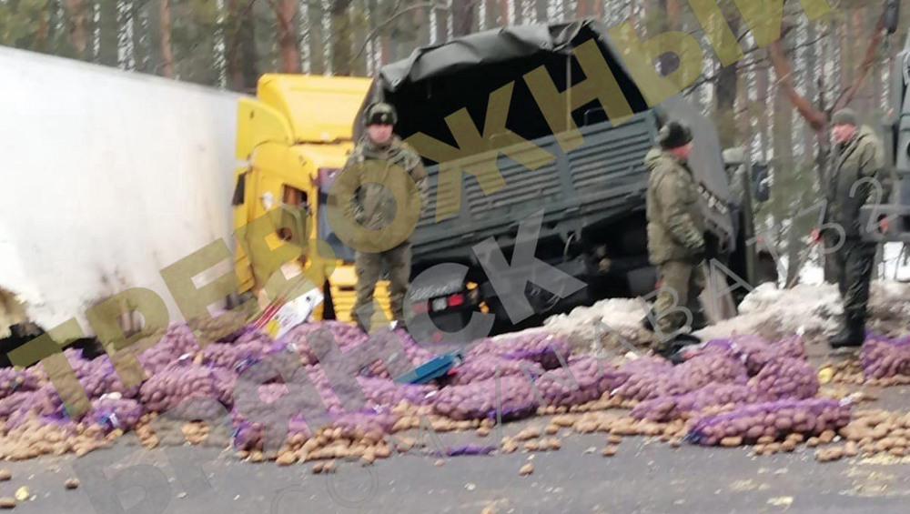 В Брянской области произошло страшное ДТП с фурой и военным грузовиком