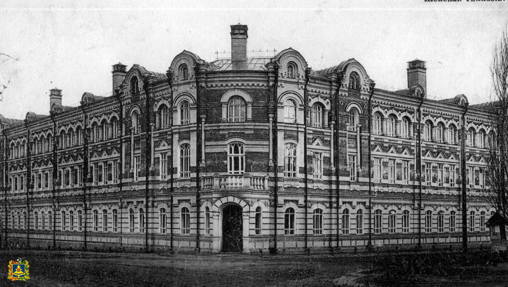 Зданию бывшей женской гимназии в Круглом сквере Брянска исполнилось 115 лет