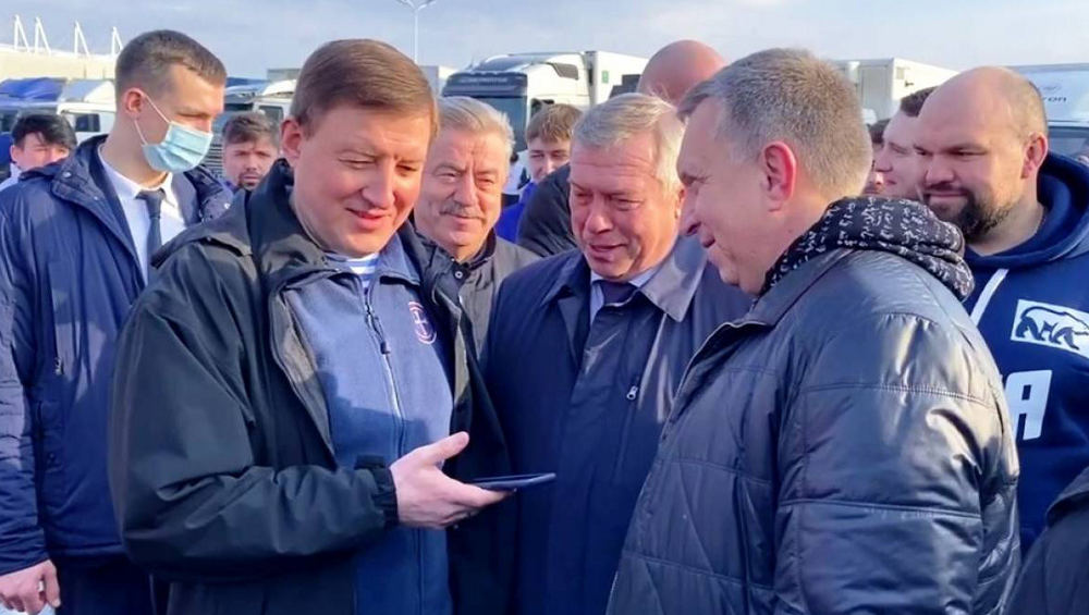 Брянский груз с гуманитарной помощью для жителей ДНР и ЛНР прибыл на место назначения