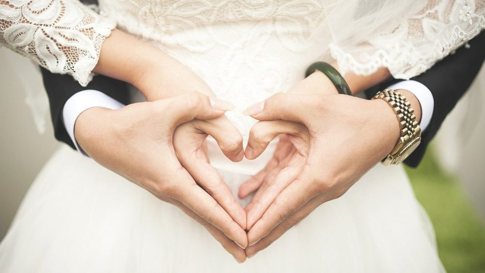 Свадьбы в «нищем» Брянске признали одними из самых дорогих в России