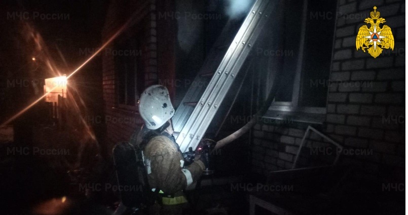 В Клинцах Брянской области при пожаре в доме погиб 55-летний мужчина