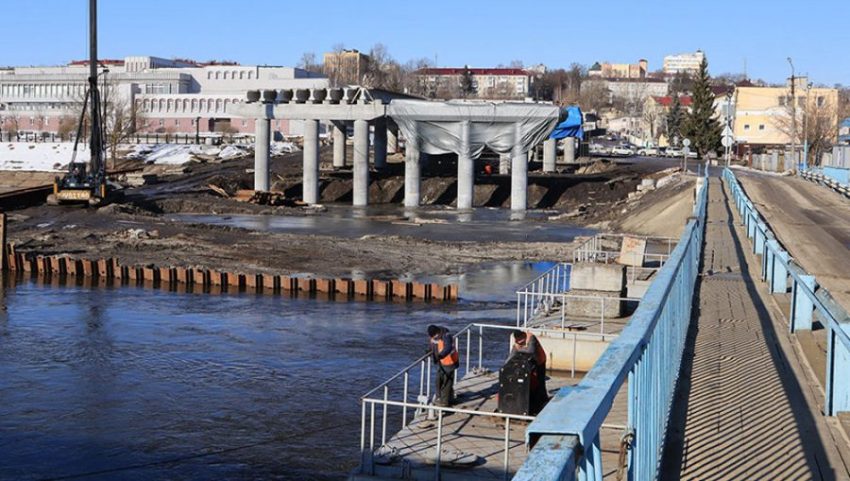 В Брянске на набережной на мосту через Десну смонтировали 89 балок из 198