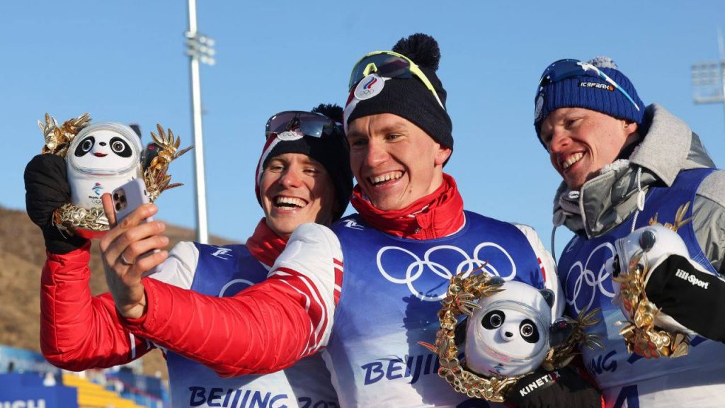 Брянский лыжник Большунов завоевал «серебро» в олимпийской гонке на 15 км