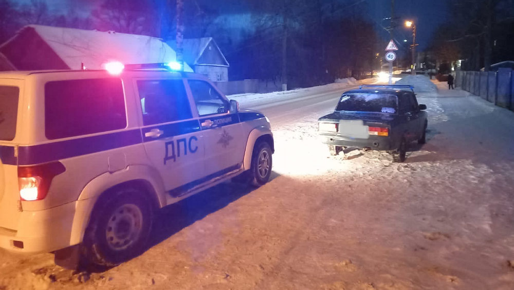 В Новозыбкове попались 17-летний водитель без прав и пьяный автомобилист