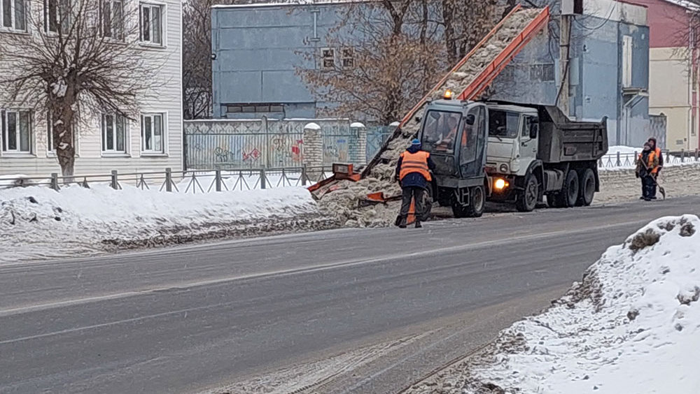 В этом году с улиц Брянска вывезли 69 тысяч тонн снега