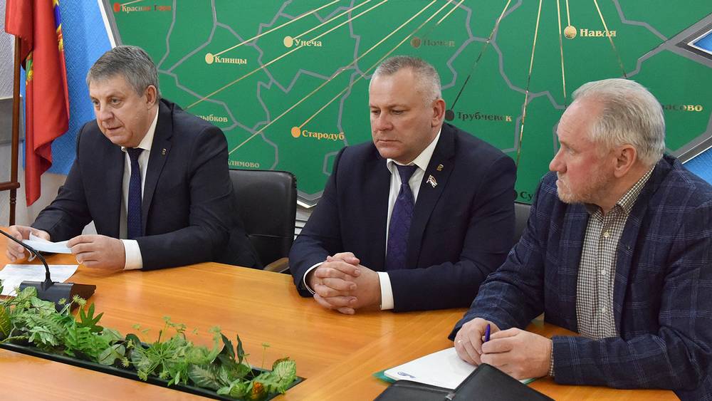 Брянский губернатор занялся освобождением застрявших на Украине дальнобойщиков