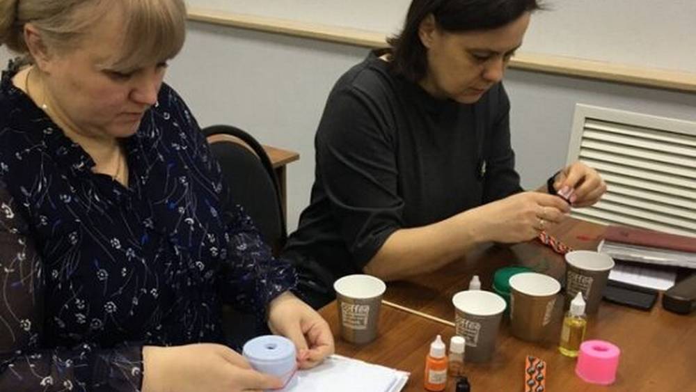 Брянские педагоги научились делать сувениры из мыла