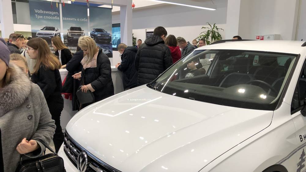 В Брянске автомобиль Volkswagen Touareg подорожал с 5 миллионов до 12