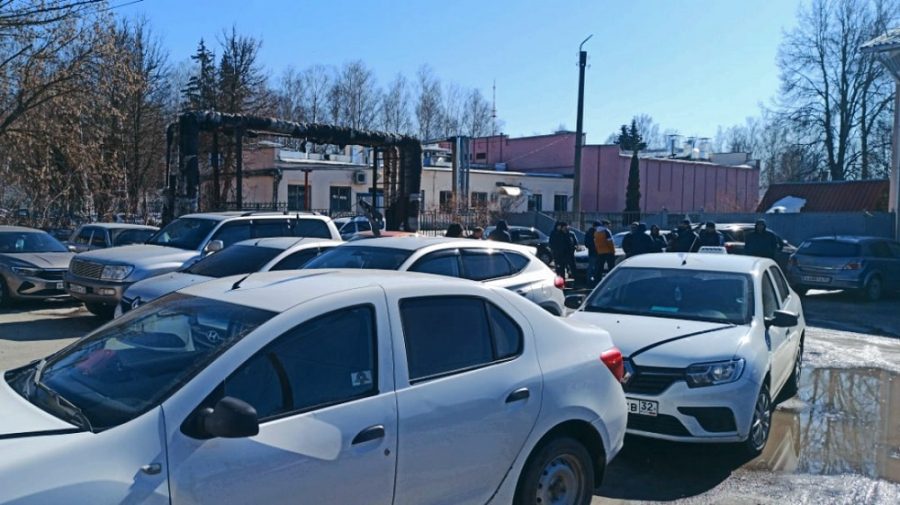 В Брянске жители простились с убитым таксистом Василием Бацокиным