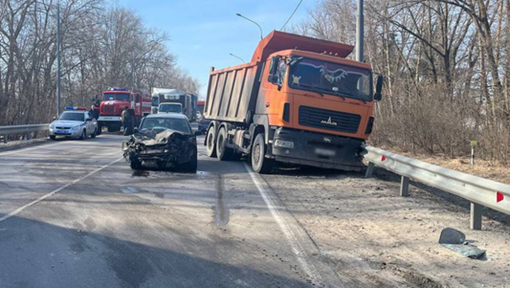 Уснувший водитель «Ларгуса» в ДТП под Жуковкой сломал обе ноги