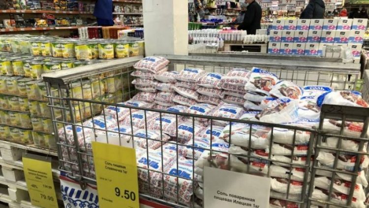 В Брянской области в магазинах резко снизился спрос на соль