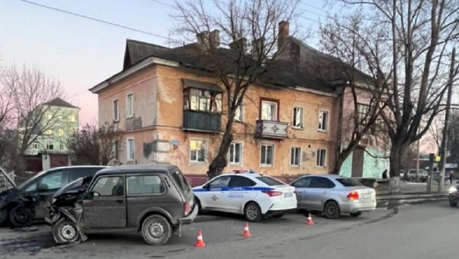 В Брянске пьяный водитель Lada протаранил Opel с двухлетним ребёнком