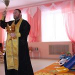 В Суземке священники освятили детсад № 1 «Ромашка»