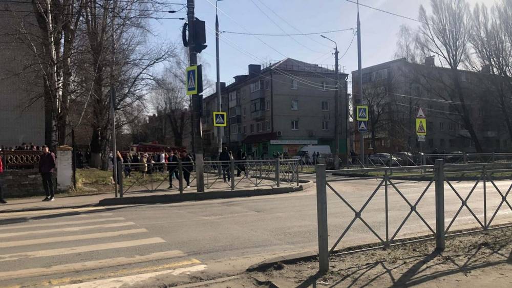 В Брянске несколько школ эвакуировали из-за сообщений о минировании