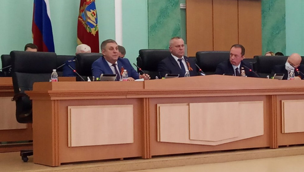 Губернатор Богомаз прокомментировал атаку в приграничных районах и пожар на нефтебазе