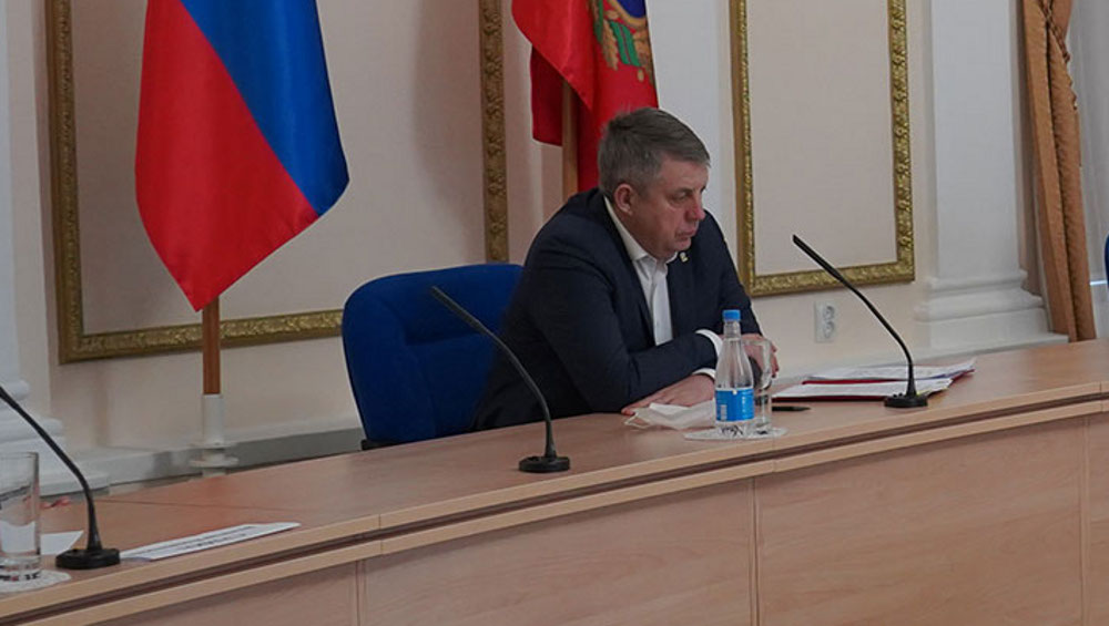 Брянский губернатор Александр Богомаз призвал ускорить вакцинацию от COVID-19