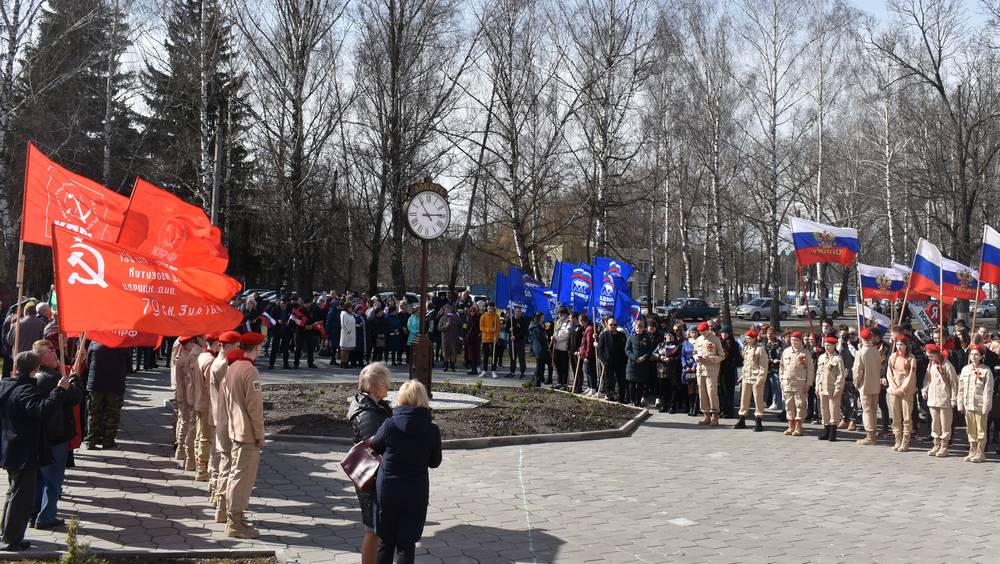 В брянском поселке Локоть прошел митинг-концерт «С верой V Россию!»
