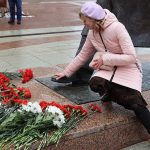 В Брянске возложили цветы к памятнику первому космонавту Юрию Гагарину