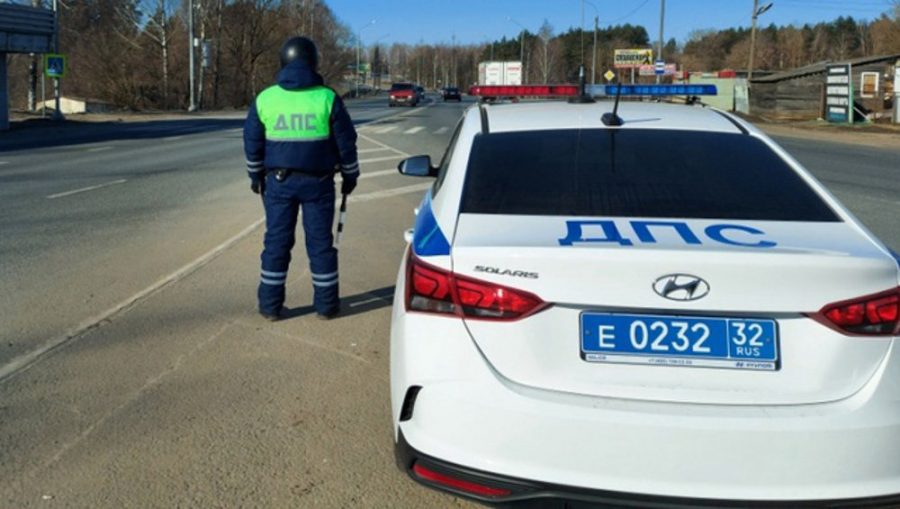 Под Брянском гаишники задержали водителя с долгами в 137,5 тысячи рублей