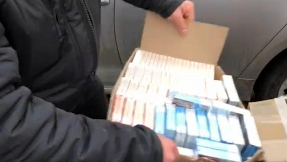 В Клинцах член избиркома оказалась замешана в торговле поддельными сигаретами