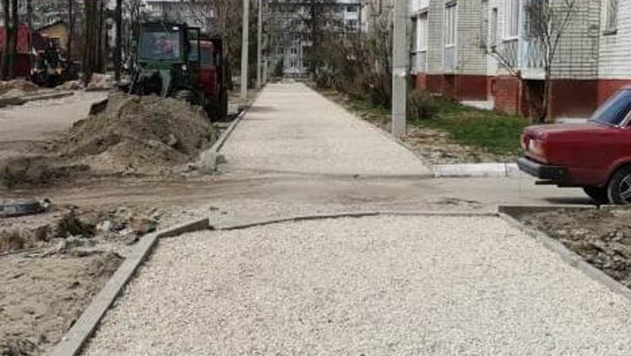 В Брянске развернулись работы по ремонту дороги на улице Мира