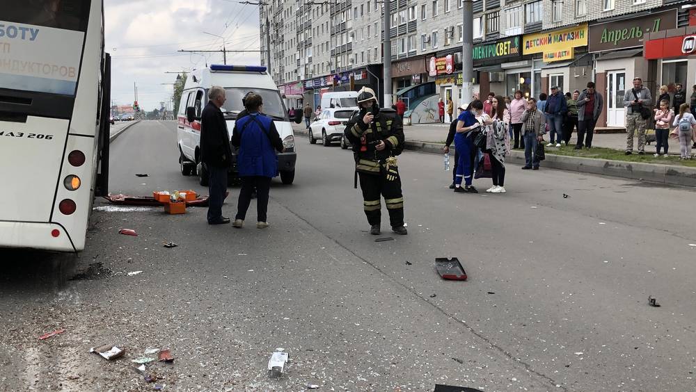 Водитель фуры «Магнит» объяснил причину столкновения с автобусом в Брянске