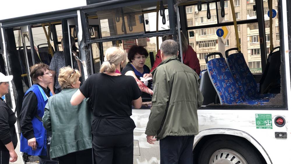 В Брянске в ДТП с автобусом и фурой магазина «Магнит» ранена 54-летняя женщина