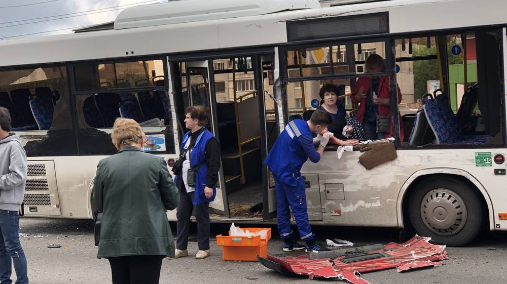 В Брянске в ДТП с фурой «Магнит» и автобусом тяжело ранена женщина