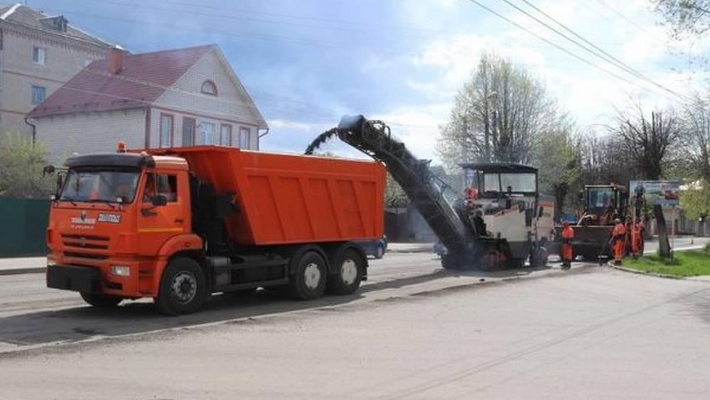 В Клинцах за ремонт 2,7 километра дороги заплатят 63 миллиона рублей