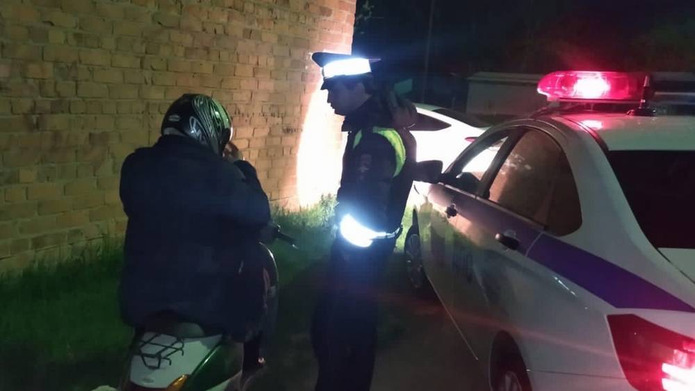 В Климове полиция задержала пьяную 52-летнюю женщину на скутере